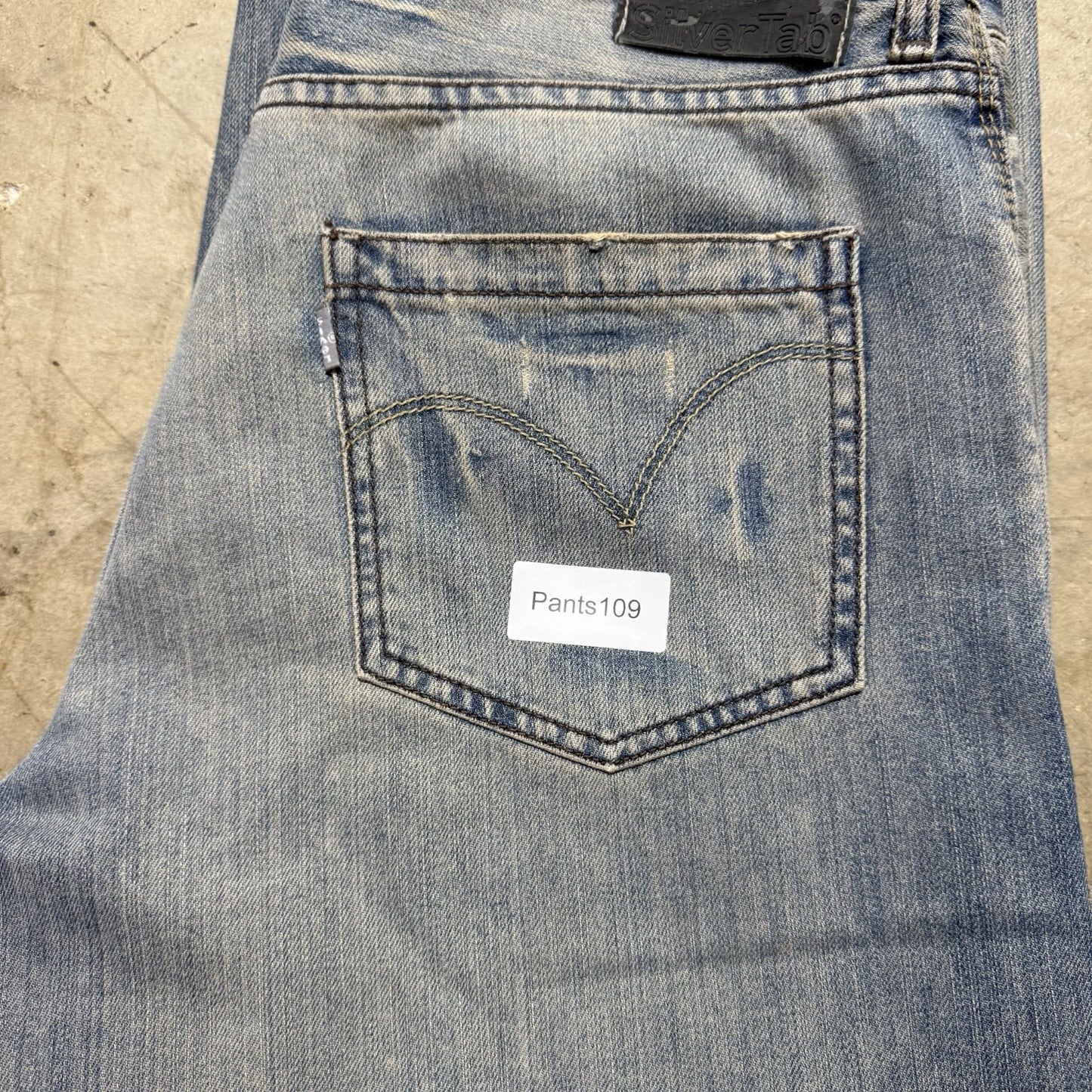 Vintage Y2K RELAXED Baggy SILVERTAB LEVIS Medium Wash JEANS 35 X 32 SILVER TAB